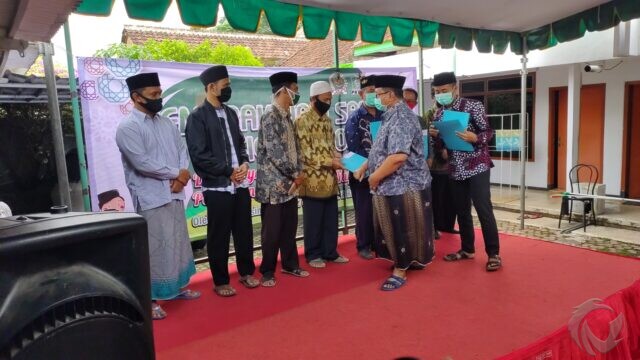 Jaga Gizi Santri saat Pandemi COVID-19, DPR RI Gandeng Kemenkes Salurkan Bantuan Pangan di Jember