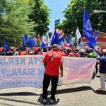 Ratusan Buruh KSBSI dan Sarbumusi Kabupaten Pasuruan Geruduk DPRD Tolak UU Ciptaker