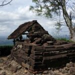 Candi Selotumpuk Blitar, Peninggalan Majapahit di Puncak Gunung Batok