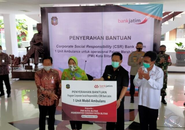 Optimalkan Kinerja, PMI Kota Blitar Dibantu Ambulance Program CSR Bank Jatim