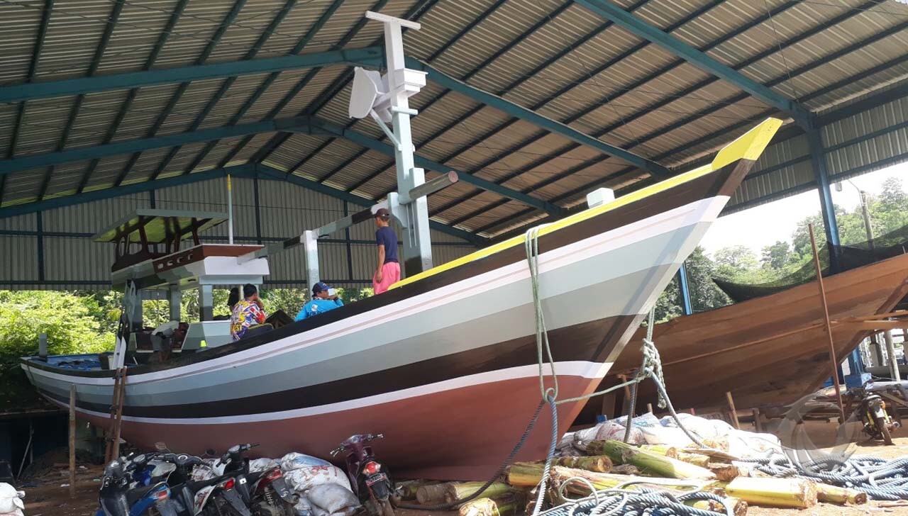 Mengintip Pembuatan Kapal Kayu  di Pondokdadap Sendang Biru 