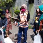 Sambangi Bank Sampah di Sidoarjo, Istri BHS Bagi-bagi Masker dan Suport Para Ibu