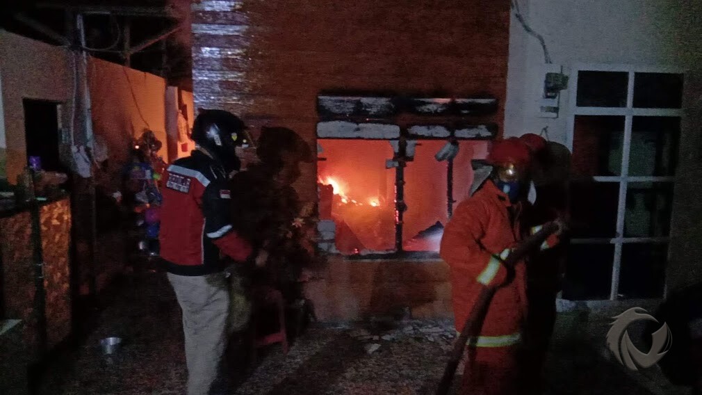 Sebuah Rumah di Probolinggo Terbakar, Belum Diketahui Penyebabnya