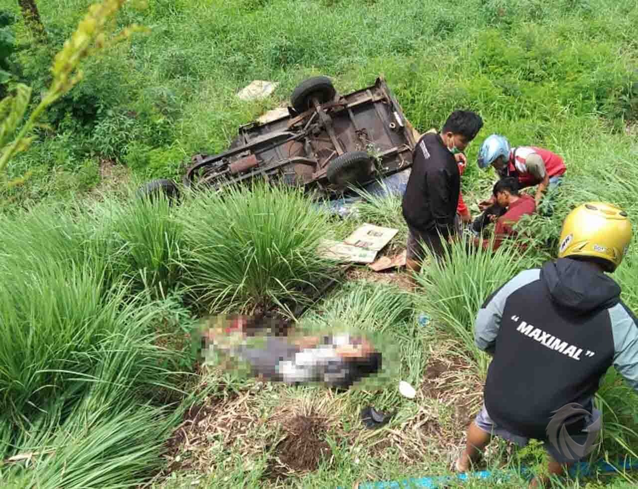 Motor Gerobak Masuk Jurang di Pasuruan, 1 Tewas dan 1 Luka-luka