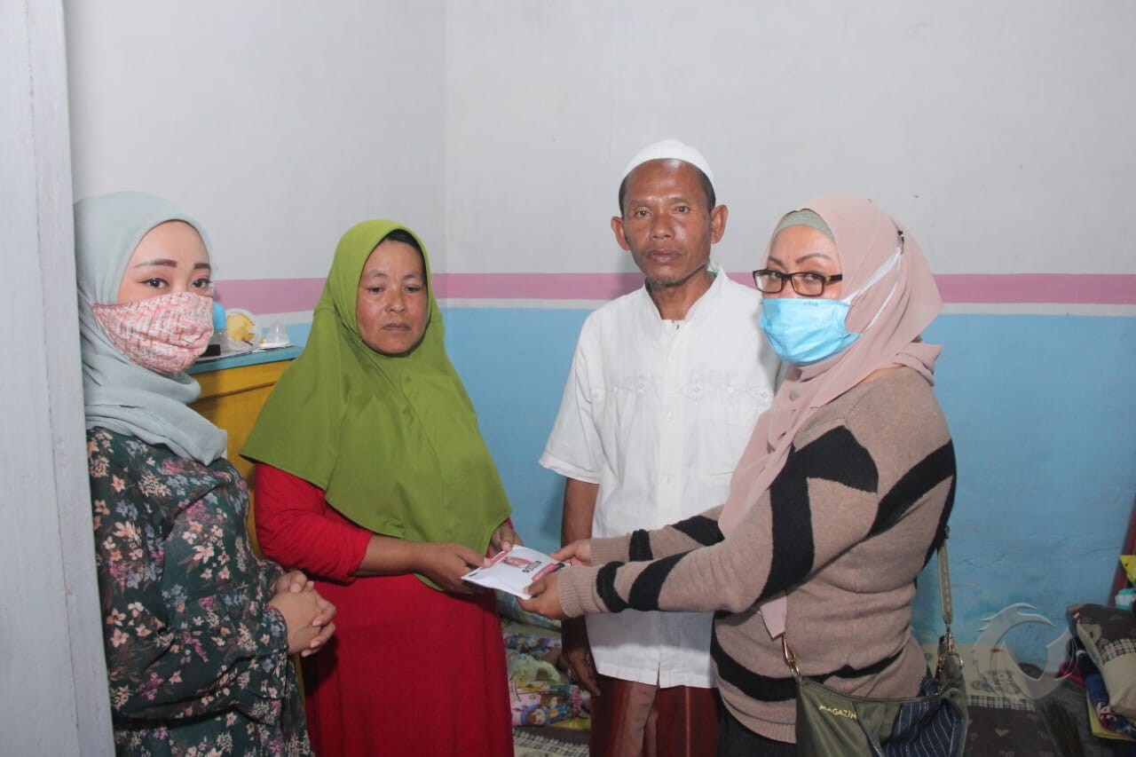 Ketua Banggar DPR RI Bantu Pengobatan Penderita Tumor, Gizi Buruk dan Lumpuh di Sumenep