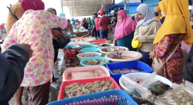 Pedagang Ikan di TPI Puger Jember Naikkan Harga Tiga Kali Lipat