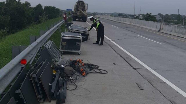 Kecelakaan Pikap di Tol Pasuruan Satu Penumpang Tewas