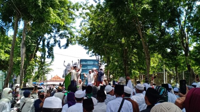 Demo Pendukung Rizieq Shihab di Polres Sampang Tak Patuhi Protokol Kesehatan