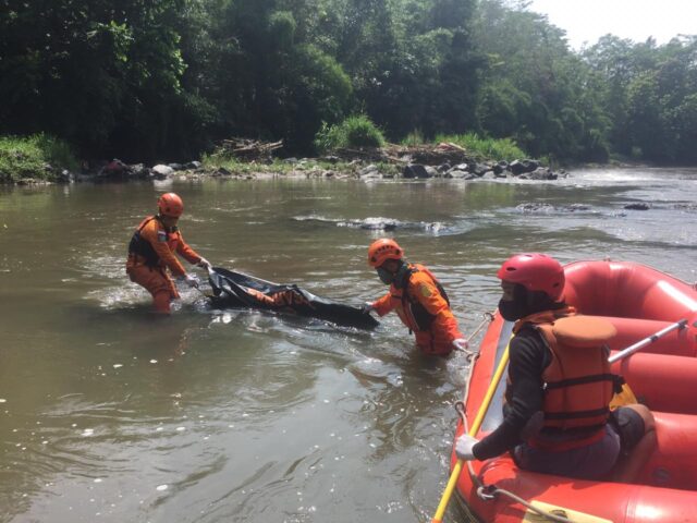 Tim SAR Gabungan Temukan Korban Tenggelam di Sungai Brantas Malang