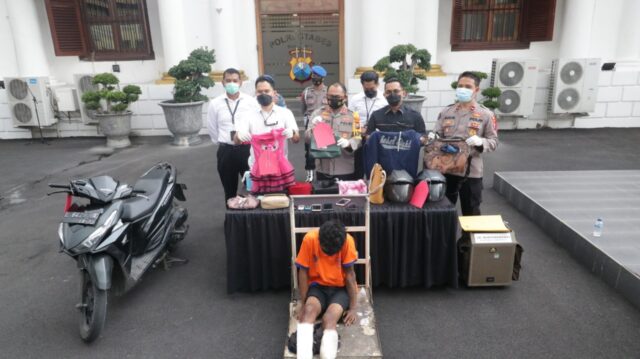 Berusaha Kabur, Kedua Kaki Jambret di Surabaya Ditembak