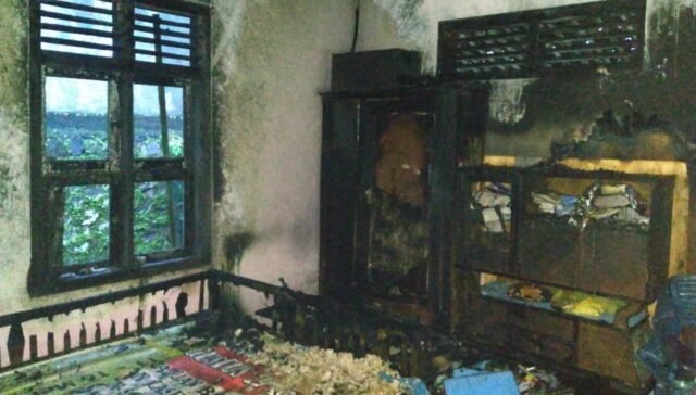 Diduga Akibat Korsleting, Rumah di Doko Blitar Terbakar