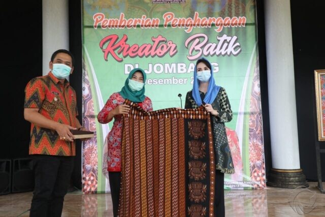 Wabup Sumrambah Apresiasi Kreator Batik Jombang