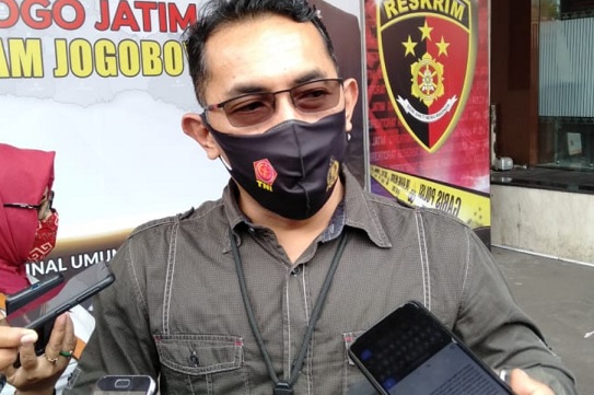 Polisi Selidiki Video Sejoli Mesum saat Bermotor di Surabaya