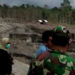 Aliran Lava Gunung Semeru Jadi Tontonan, Ini Peringatan BPBD Lumajang