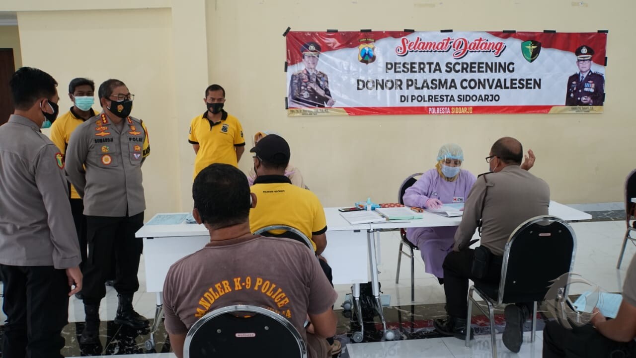 57 anggota Polresta Sidoarjo menjalani screening Donor Darah Plasma Convalesen, Kamis (21/1/2021)