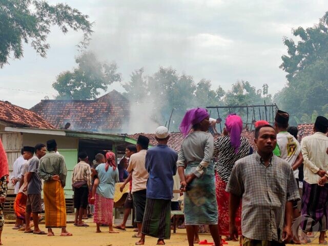 Korsleting Listrik, Dua Rumah di Pamekasan Ludes Terbakar