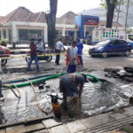 Pipa PDAM Bocor Sebabkan Kerusakan Aspal di Jalan Ijen Kota Malang