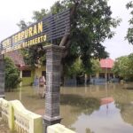 Puluhan Rumah dan Gedung SD di Mojokerto Direndam Banjir 4 Hari