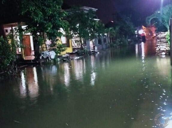 Banjir di Lamongan Meluas, Rendam Puluhan Lembaga Pendidikan dan Ribuan Rumah