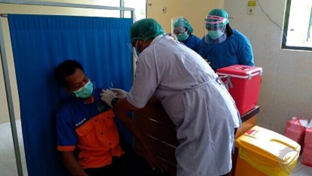 Ratusan Pegawai ‘Urgent’ RSUD Jombang Divaksinasi Covid-19, Termasuk Petugas Cleaning Service