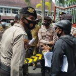 Puluhan Warga Pamekasan Demo Soal BPNT Bermasalah, Ketua Tikor Enggan Menemui