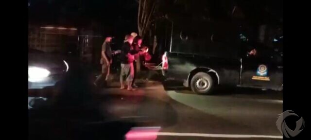 Satpol PP Mojokerto Gerebek Tempat Mangkal Waria di Jetis, 2 Orang Diamankan