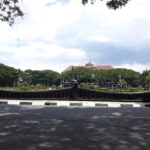 Mengenal Sejarah dan Makna Bundaran Alun-Alun Tugu Kota Malang