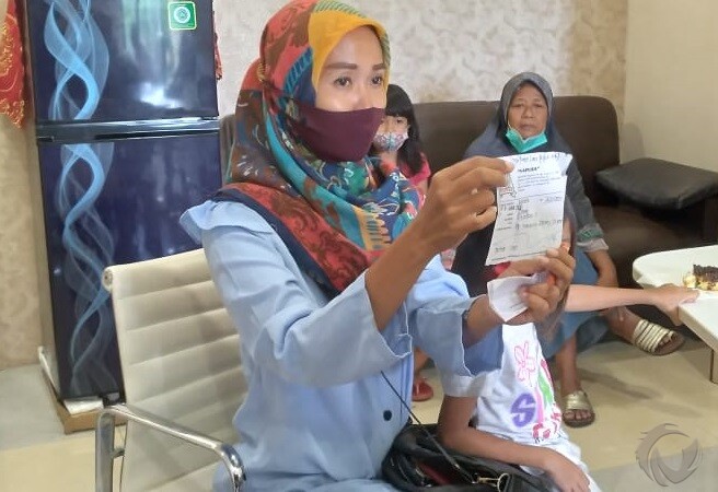 Perempuan Surabaya Ini Wadul Dewan, Minta HP yang Digadaikan Ditebus untuk Belajar Anak