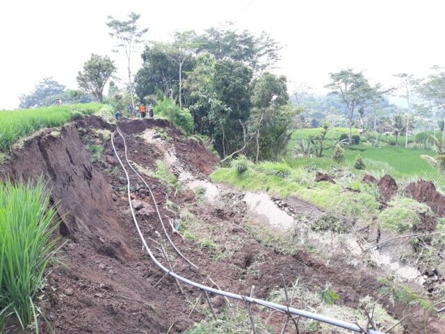 Longsor 70 Meter di Desa Krosok Tulungagung, Akses Utama Antar-Desa Terputus