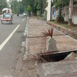 Trotoar Bolong di Depan Gedung DPRD Kota Probolinggo Membahayakan Warga