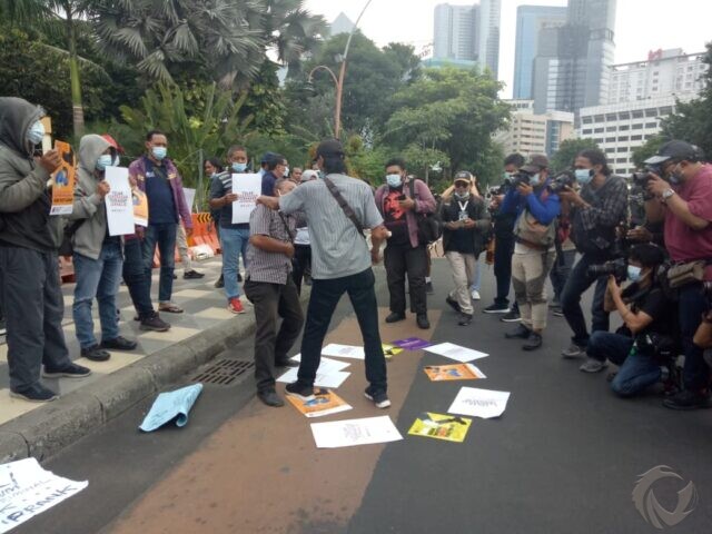 Aksi Solidaritas, Jurnalis Surabaya Kecam Tindakan Kekerasan atas Wartawan Tempo