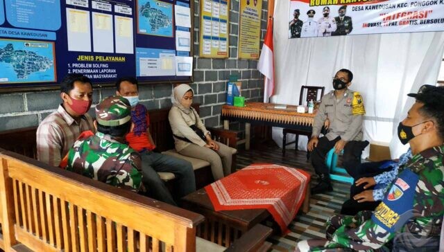 Polisi di Blitar Ini Sulap Rumahnya Jadi Kantor Bhabinkamtibmas