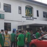 Puluhan Anggota GP Ansor, Banser dan LPBH NU Datangi Kejari Sidoarjo