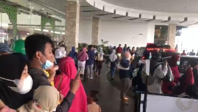 Dampak Gempa Malang, Pengunjung Sunrise Mall Mojokerto Berhamburan