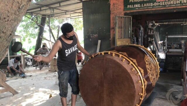 Menyambangi Perajin Beduk di Mojokerto, Karyanya Bisa Bertahan 30 Tahun