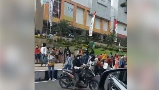 VIDEO: Detik-detik Kepanikan Warga Saat Gempa Mengguncang Sebagian Wilayah Jatim