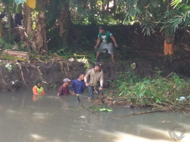 Waspada Banjir Musiman, Warga di Lumajang Ramai-ramai Bersihkan Aliran Sungai