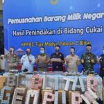 Grebek Gudang Rokok, Bea Cukai Blitar Amankan 759 ribu Rokok Illegal
