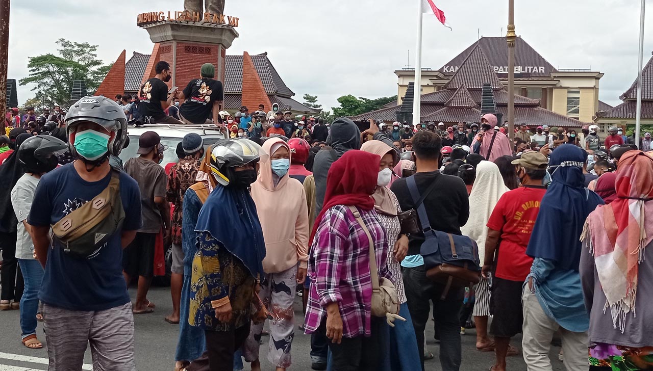 pembubaran pesta telur di blitar