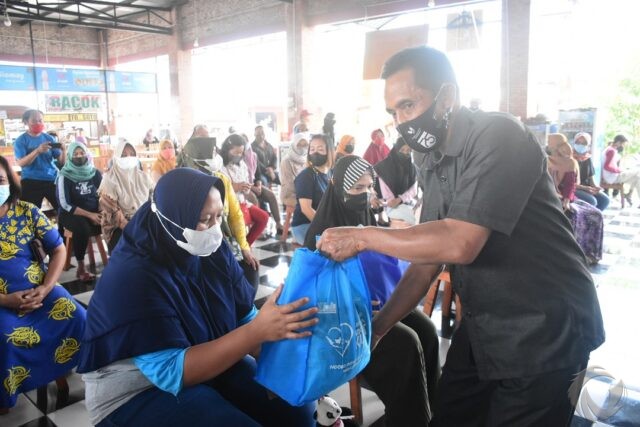 Penerima Bansos di Mojokerto Wajib Tunjukkan Kartu Vaksin Saat Ambil Bantuan