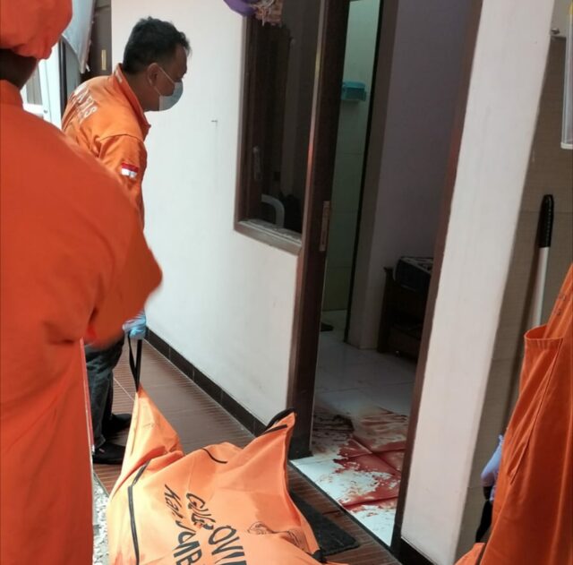 Duda Asal Surabaya Ditemukan Tewas di Kamar Kos Jombang, Ada Banyak Darah Berceceran