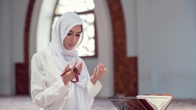 Kunci Sukses Dunia Akhirat dalam Islam: Ikhtiar, Doa dan Tawakal