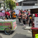 Dua Tahun Tak Boleh Berjualan, PKL Simpang Lima Gumulan Kediri Demonstrasi