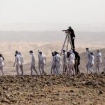 Ratusan Model Foto Telanjang Bulat di Gurun Israel