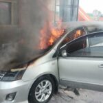 Selang BBM Bocor, Grand Livina Terbakar di Tol Mojokerto