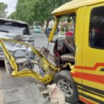 MPU di Situbondo Tabrak Fortuner Parkir, Dua Penumpang Terluka