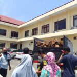 Pengiriman Ratusan Gelondong Sonokeling di Situbondo Digagalkan Perhutani KPH Bondowoso