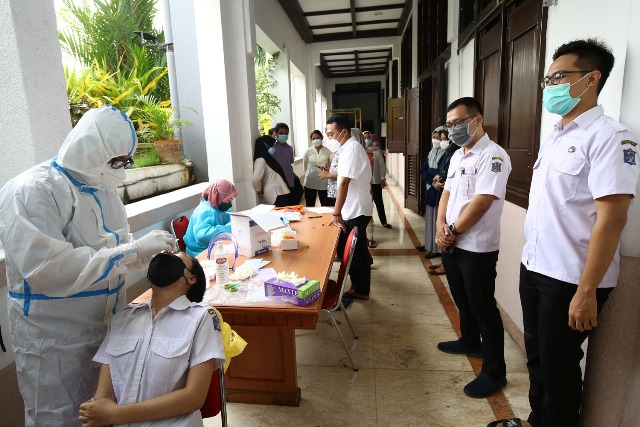 Pemkot Surabaya Gelar Swab Chase Finding, ASN Jadi Sasaran Hari Pertama