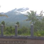 Gunung Lamongan Lumajang Kembali Normal, Wisatawan Masih Dilarang Menginap di Puncak