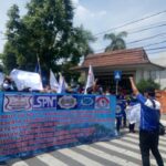 Ratusan Buruh di Jombang Kembali Demo, Giliran Kantor DPRD Digeruduk